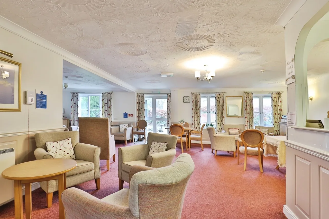 Regency Crescent, Christchurch, BH23, photo 7