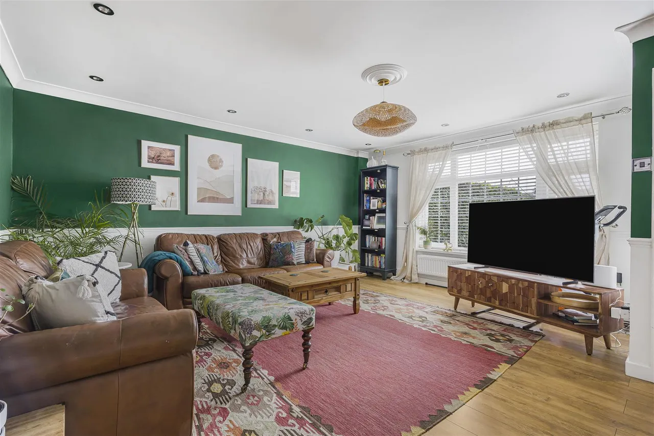 Buckingham Drive, Emmer Green, RG4, photo 5
