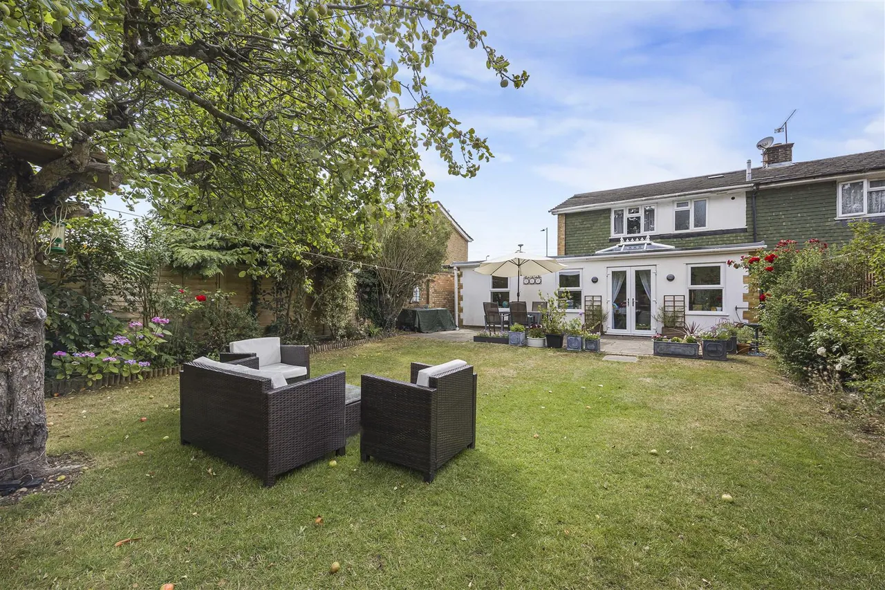 Buckingham Drive, Emmer Green, RG4, photo 17