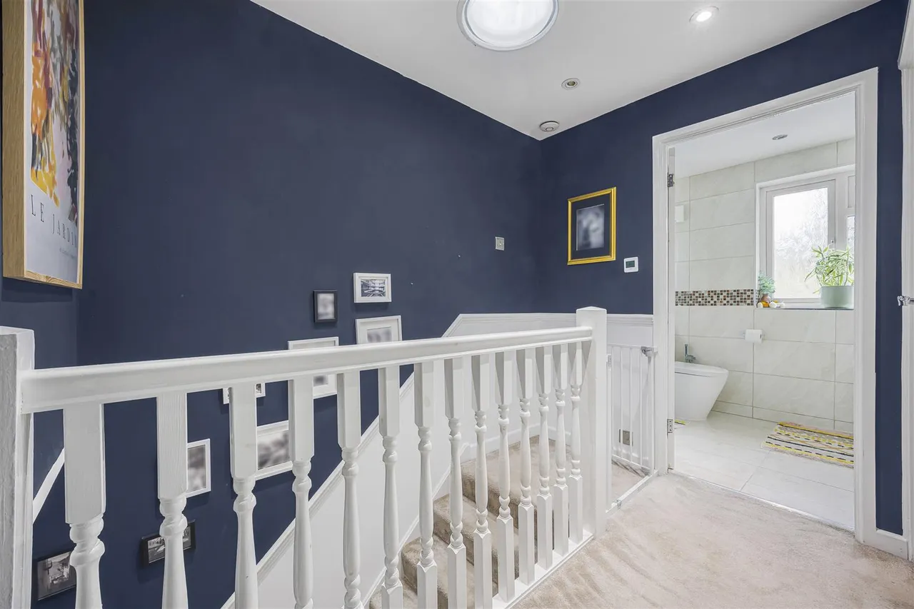 Buckingham Drive, Emmer Green, RG4, photo 10