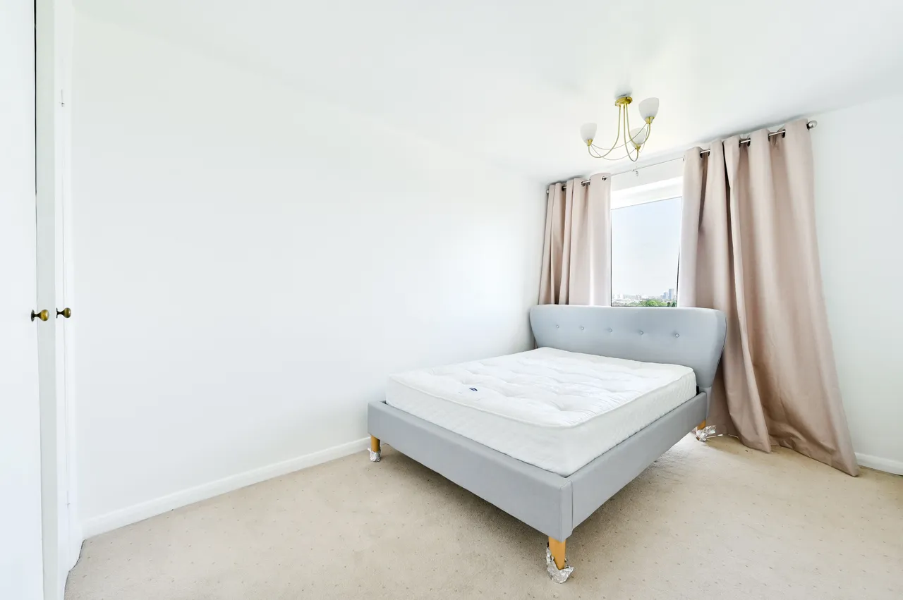 38 Gilbert Court, Green Vale, London, photo 5