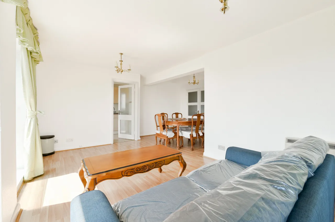 38 Gilbert Court, Green Vale, London, photo 8