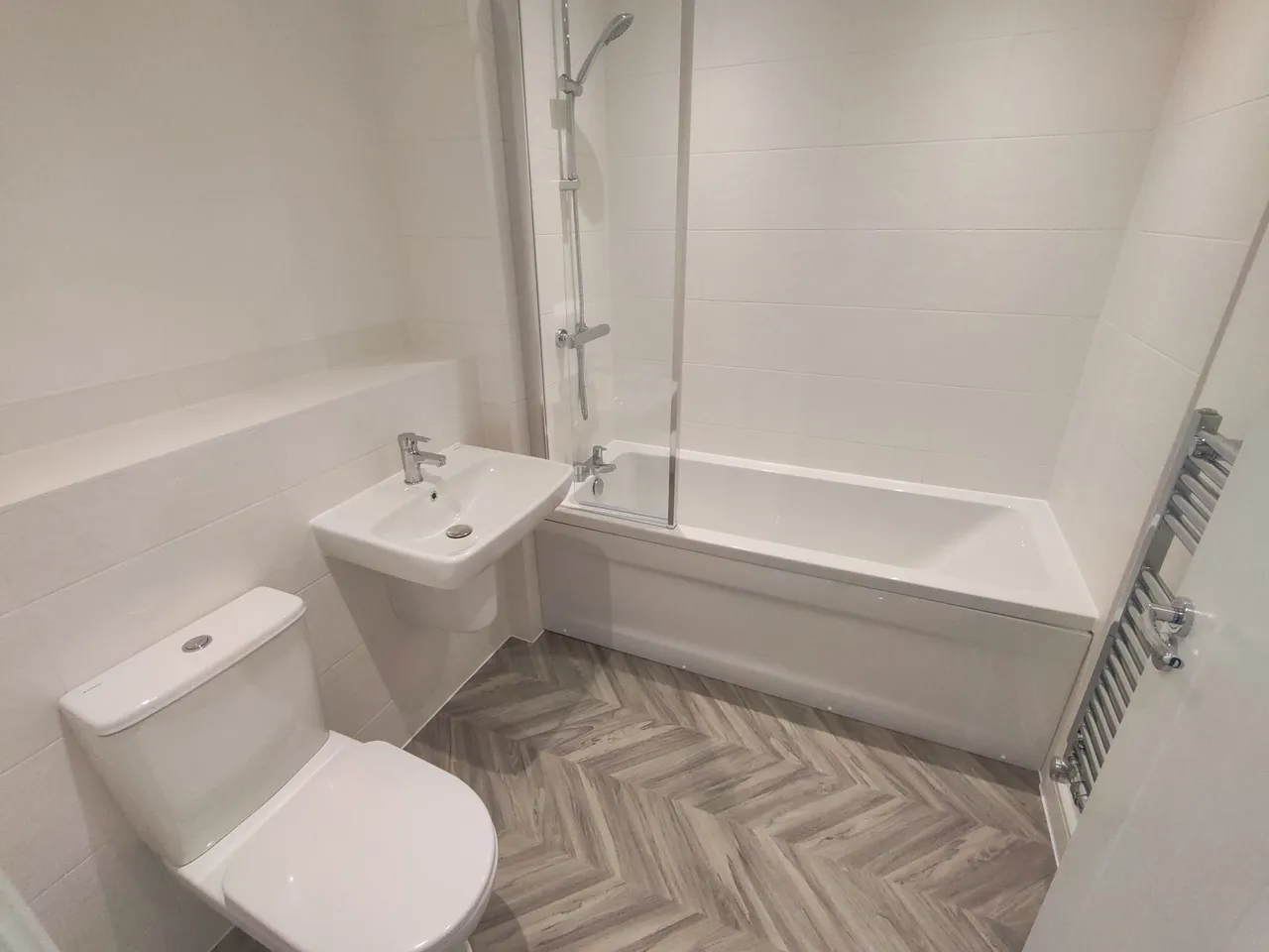 Peveril Close, ST16, photo 6
