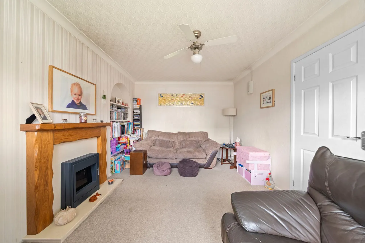 Girvan Crescent, Ashton-In-Makerfield, Wigan, Wigan, WN4 0SS, photo 3