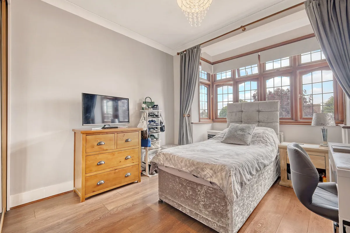 Cross Road, Romford, Mawneys, RM7 8AU, photo 11