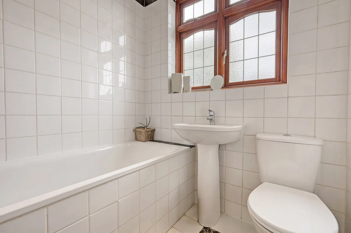 Cross Road, Romford, Mawneys, RM7 8AU, photo 14