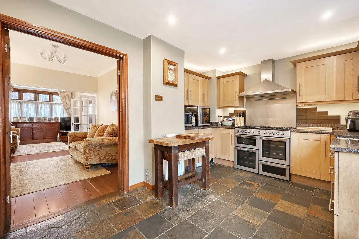 Cross Road, Romford, Mawneys, RM7 8AU, photo 6