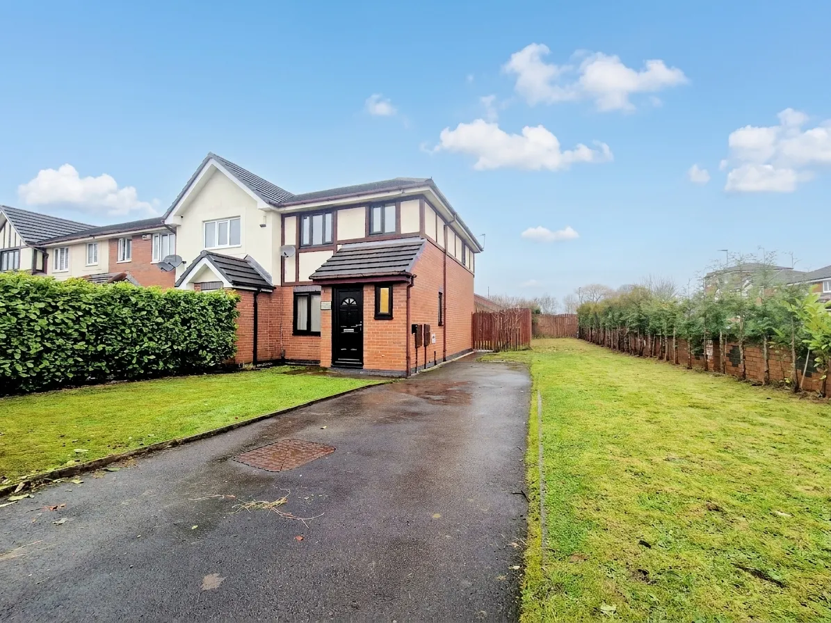 3 bed house to rent, St. Michaels Gardens, Whitefield, M45