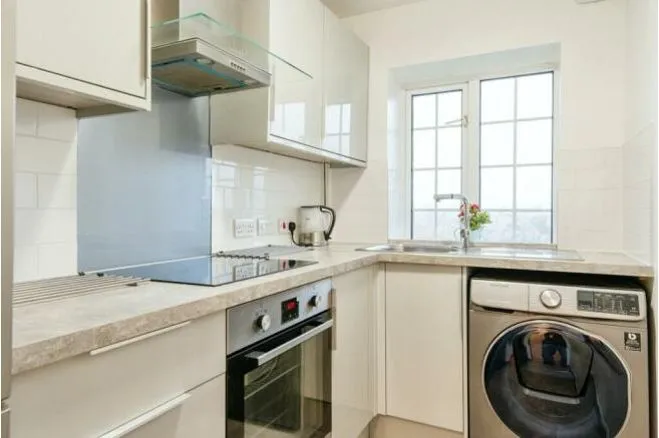 Beulah Hill, London, SE19, photo 2