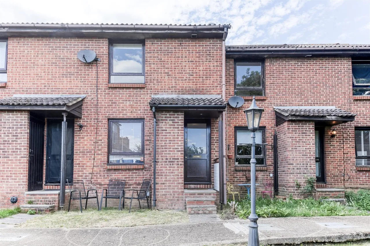Ardent Close, London, photo 12