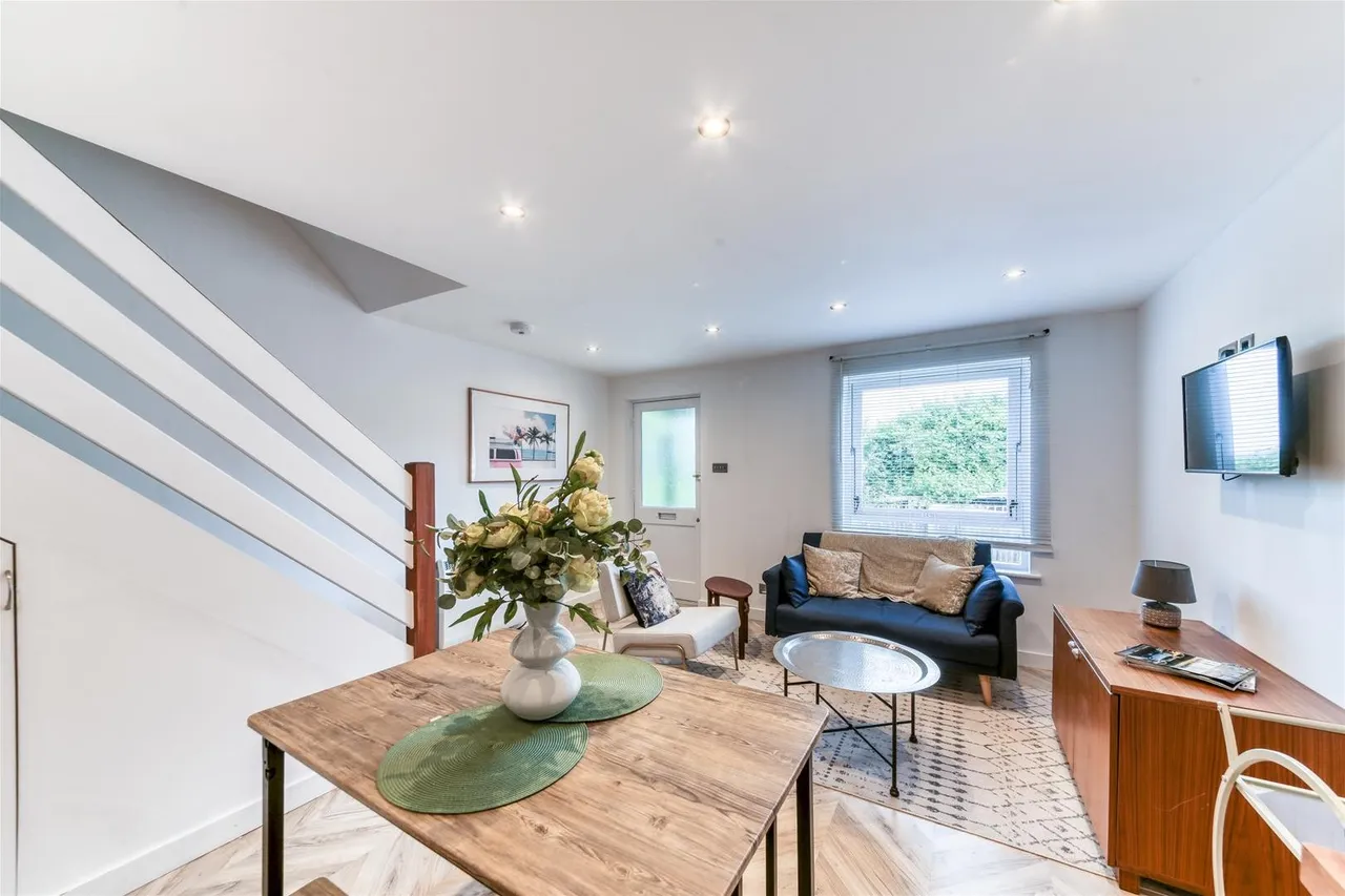 Ardent Close, London, photo 4
