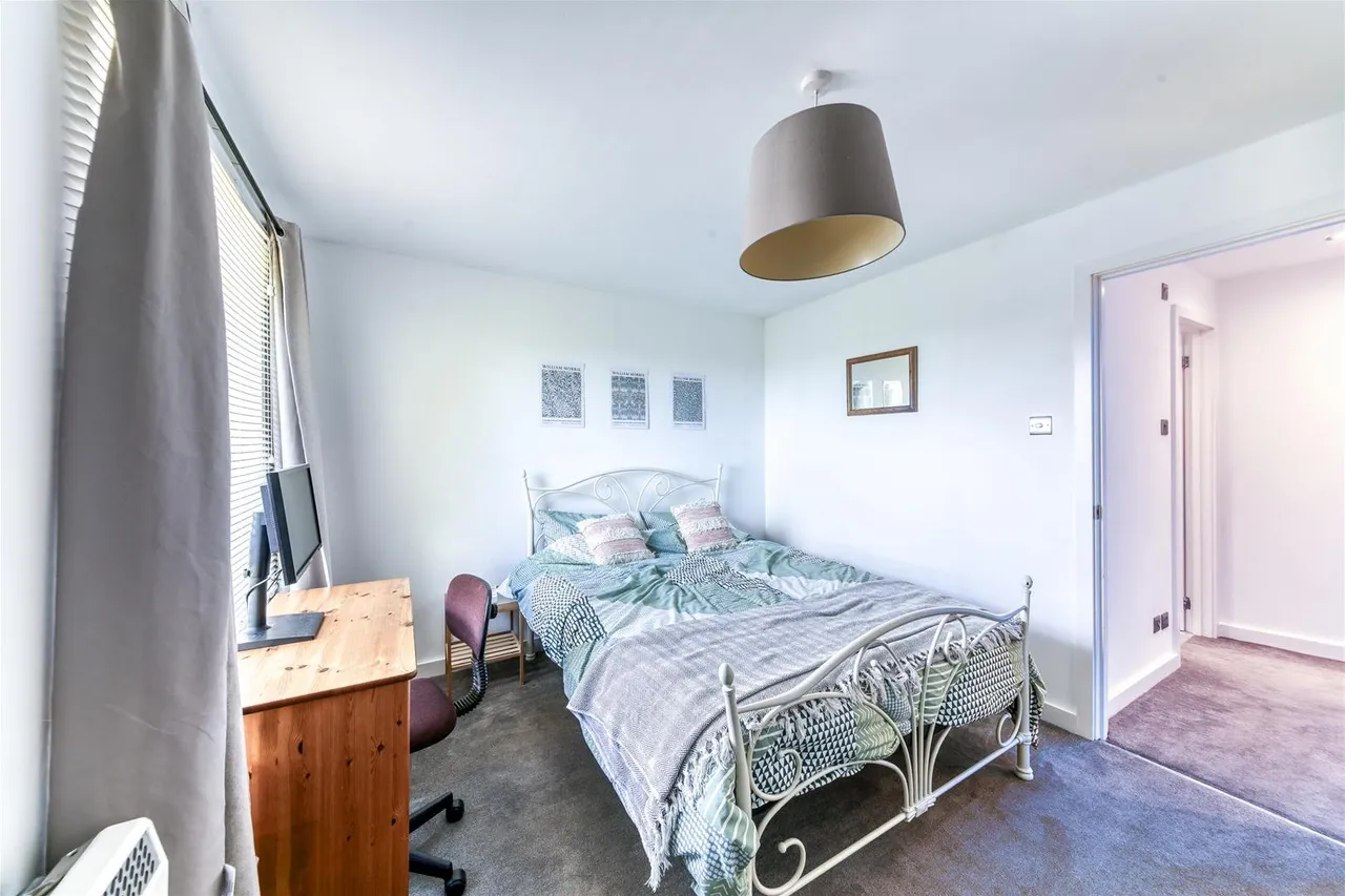 Ardent Close, London, photo 10