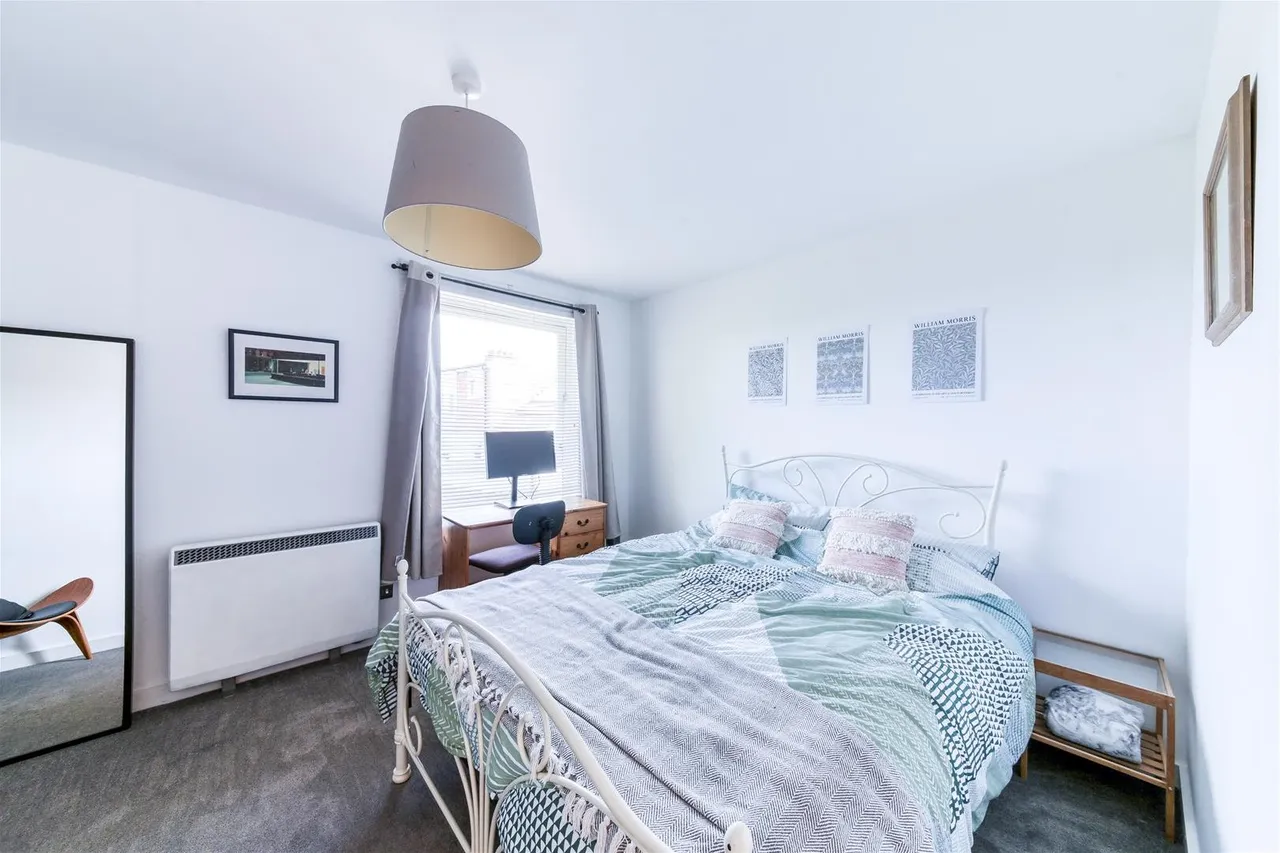 Ardent Close, London, photo 9