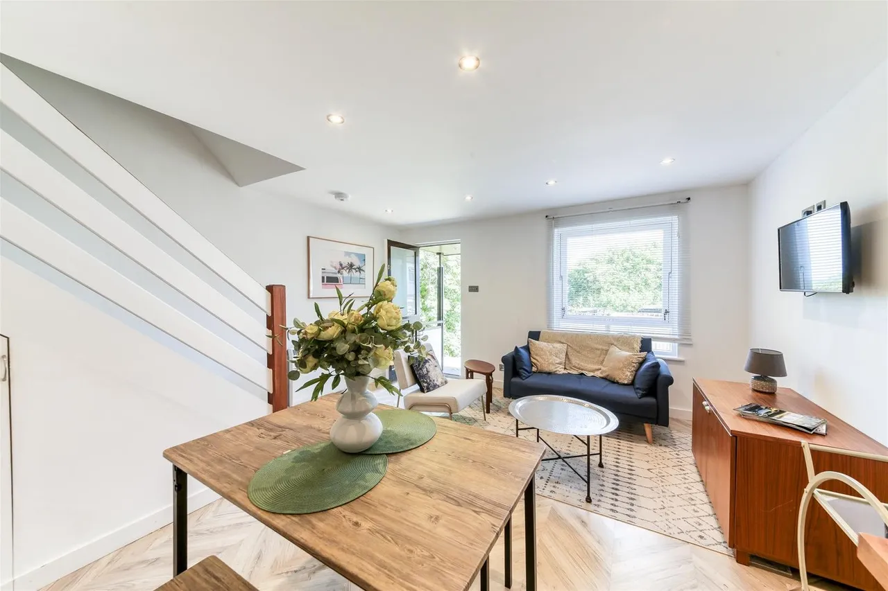 Ardent Close, London, photo 6