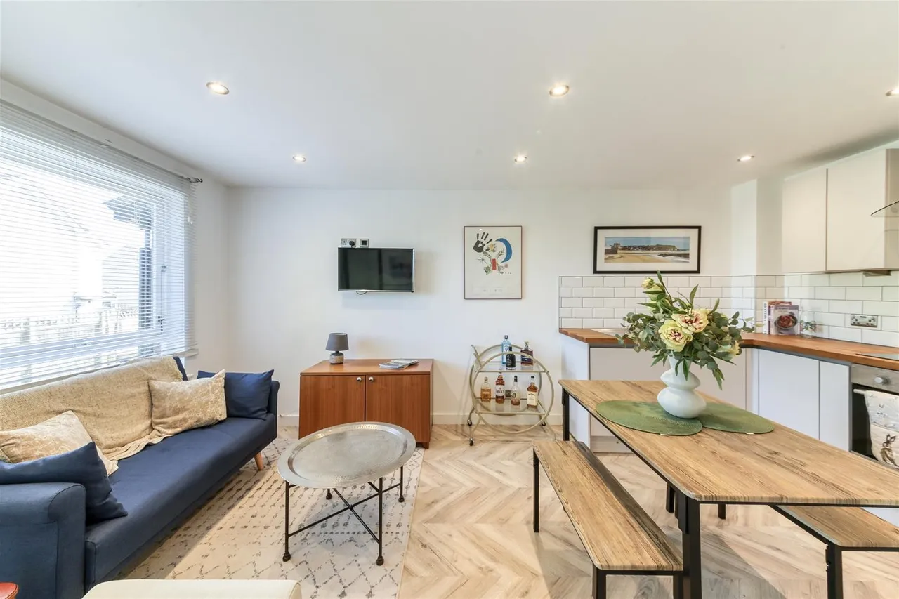 Ardent Close, London, photo 7