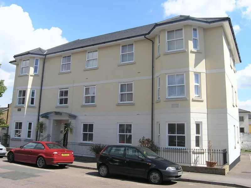2 bed flat to rent, Institute Road, Marlow, SL7