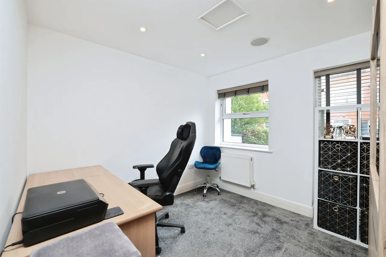 Skyline Mews, High Wycombe, HP12, photo 13