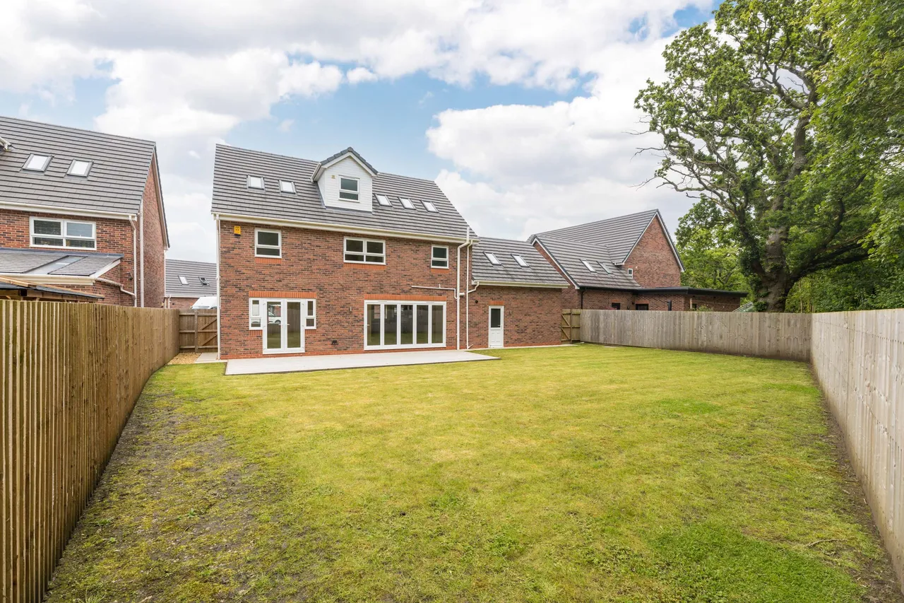 Fossdale Moss, Leyland, PR26, photo 4