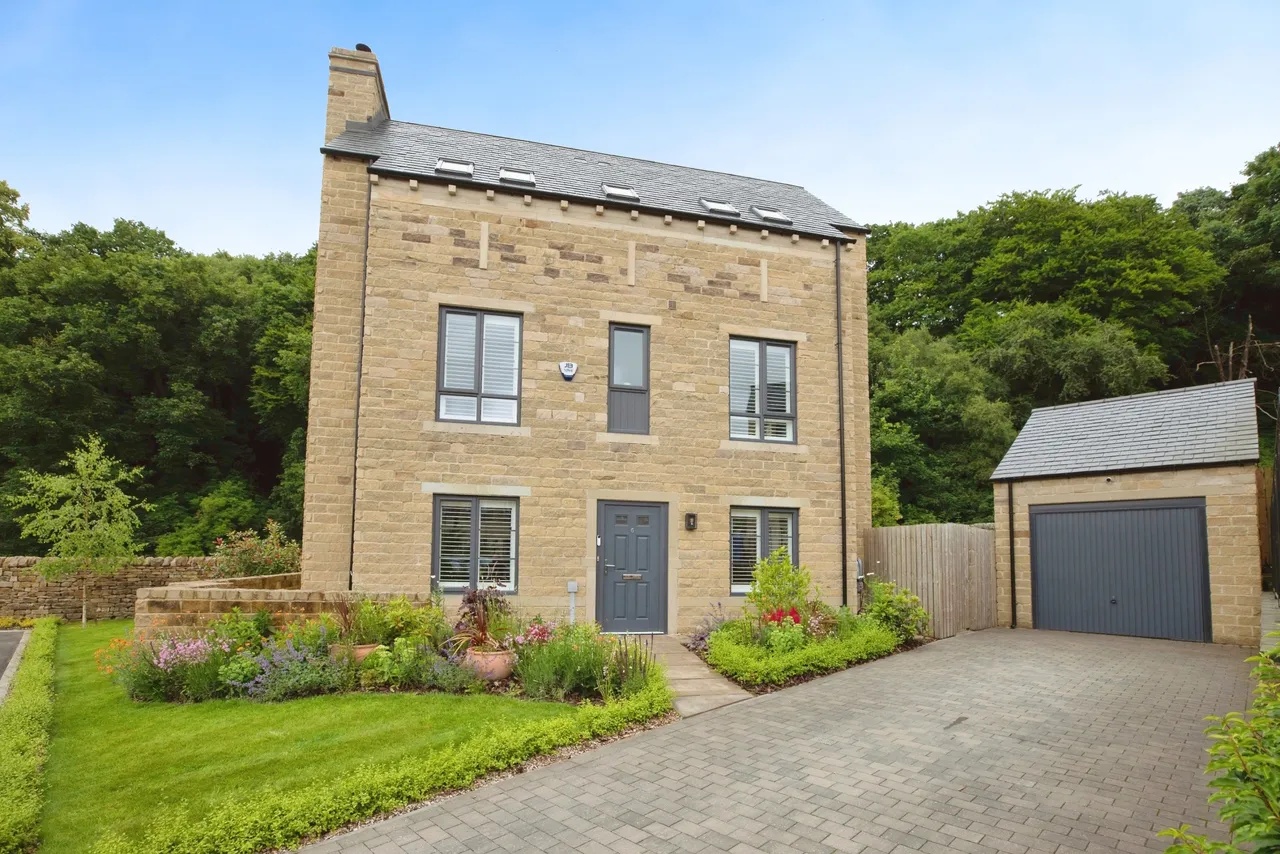5 bed house for sale — North Light Place, Keighley