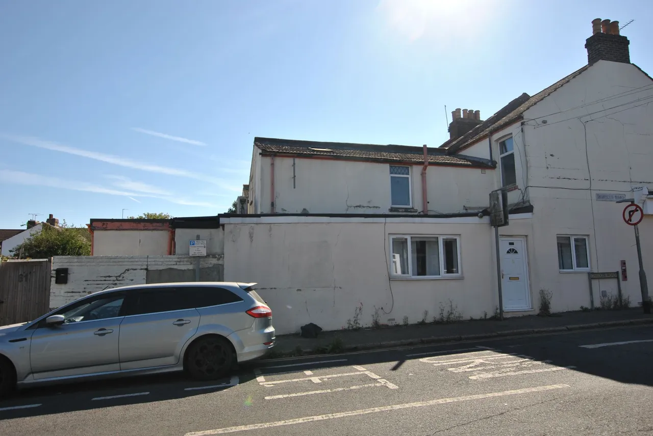 Rainham Road, Gillingham, Kent, ME7 5NG, photo 7