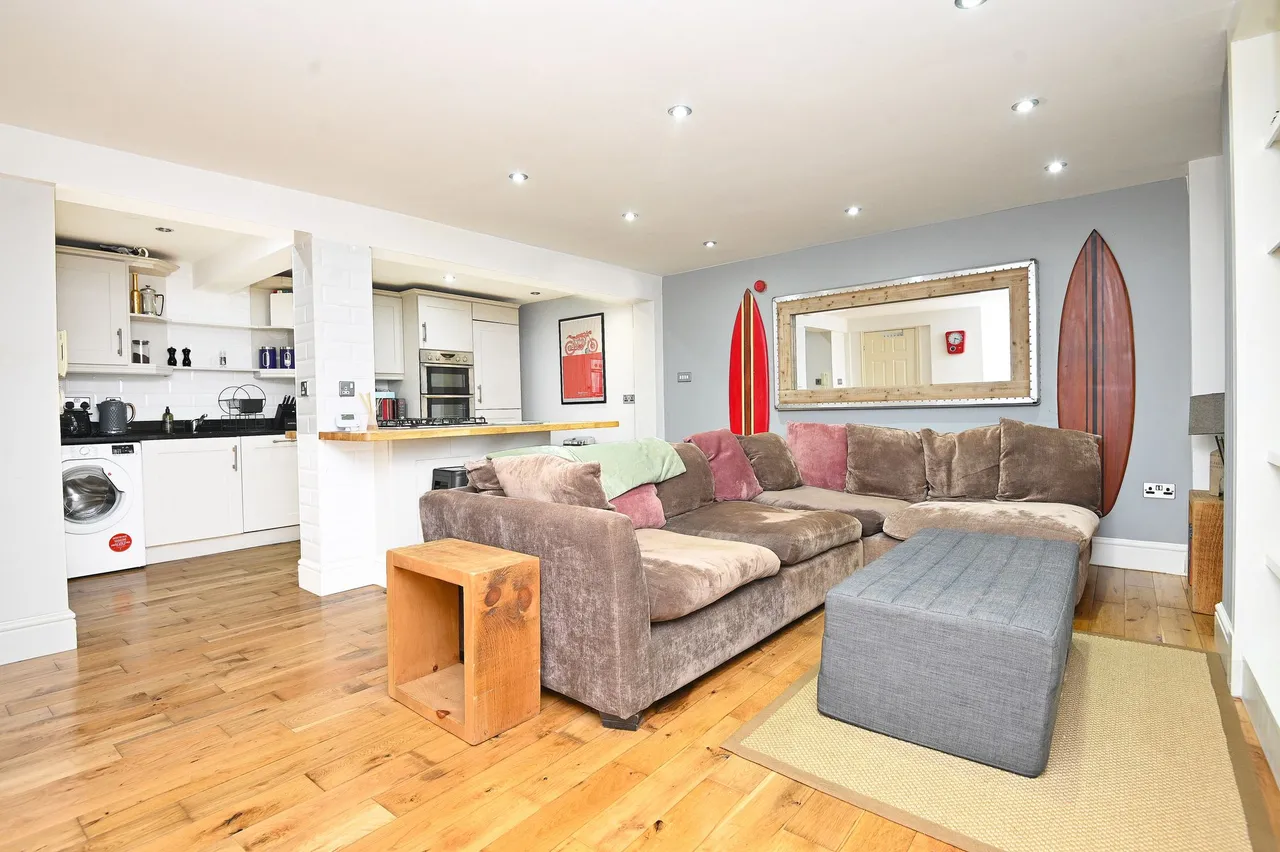Harlow Moor Drive, Harrogate, HG2, photo 3
