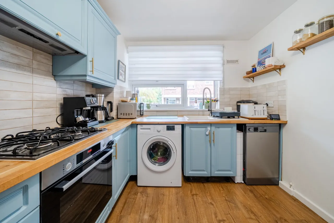 Larch Close, Balham, London, SW12, photo 2