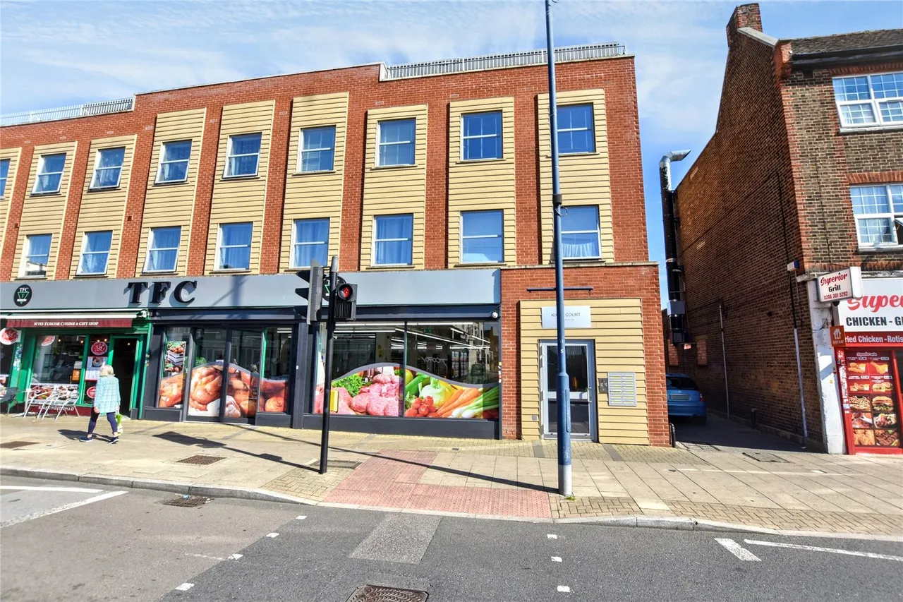 2 bed 2 bedroom property for sale, Upper Wickham Lane, Welling, DA16