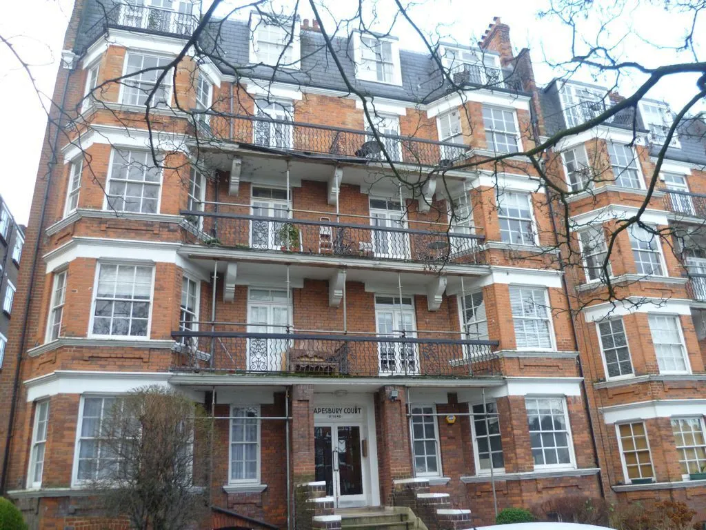 Shoot Up Hill, London, photo 16