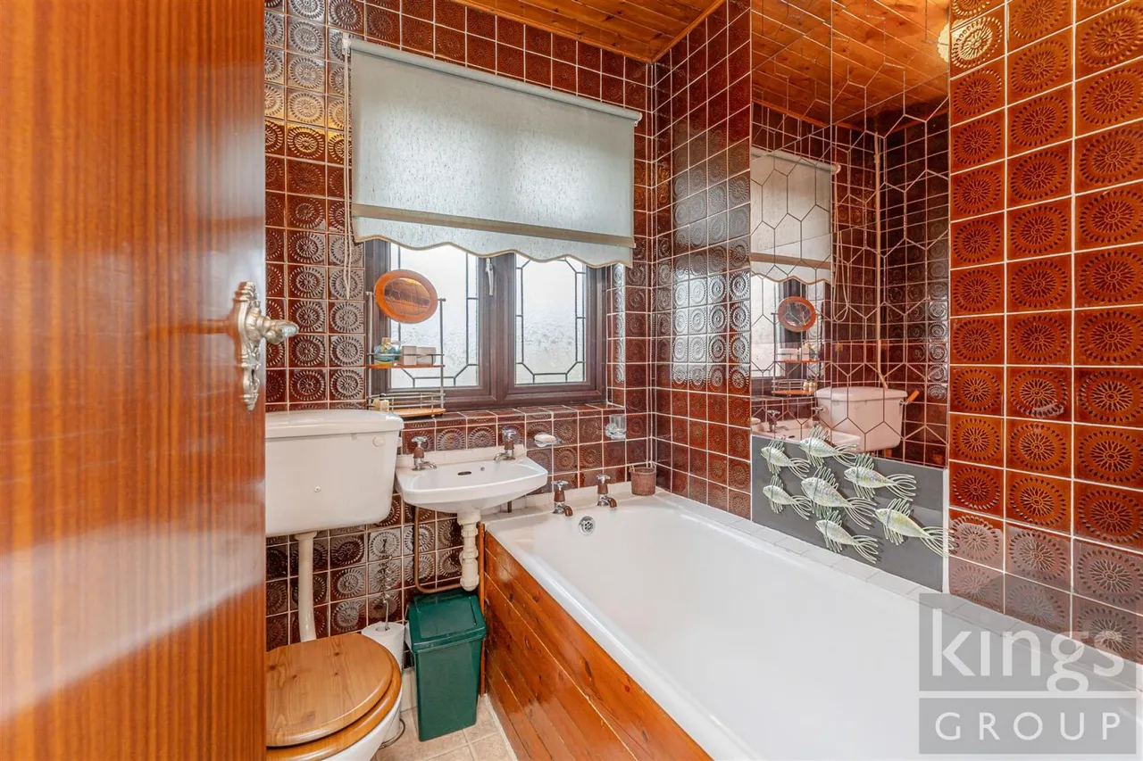 Chestnut Road, Enfield, photo 6