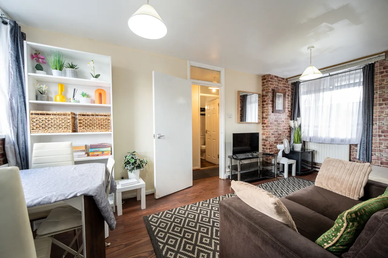 1 bed flat for sale — 30 Priory Court, 1 Cheltenham Road, London