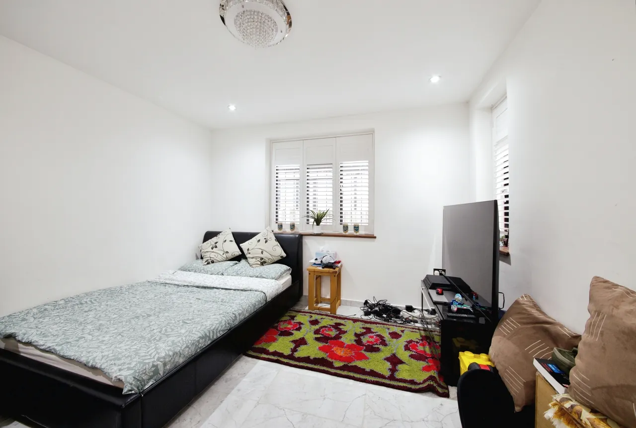 Vicarage Road, Hornchurch, RM12, photo 12