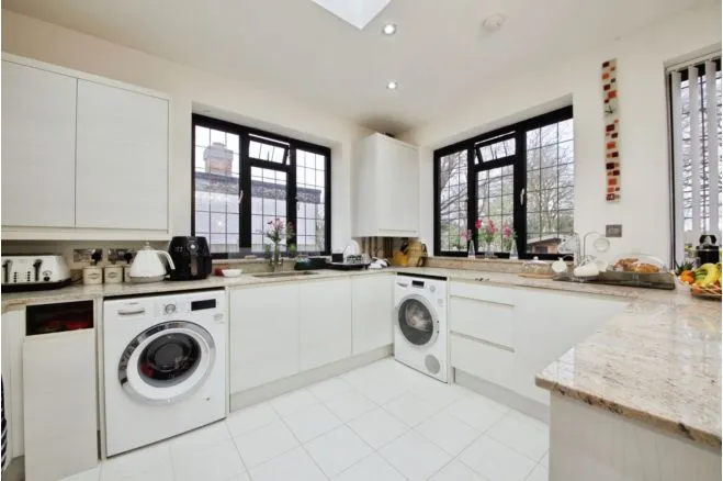 Vicarage Road, Hornchurch, RM12, photo 5