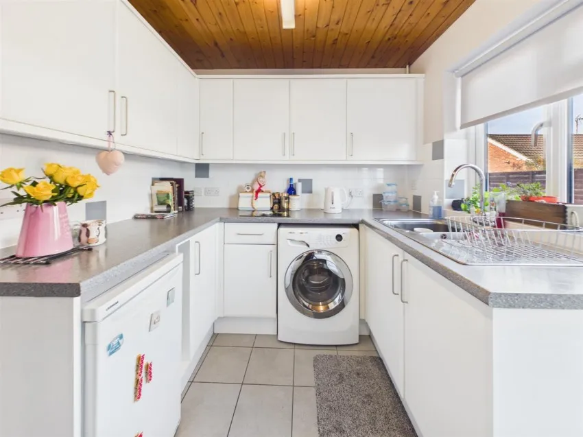 Allendale Close, Longlevens, photo 5
