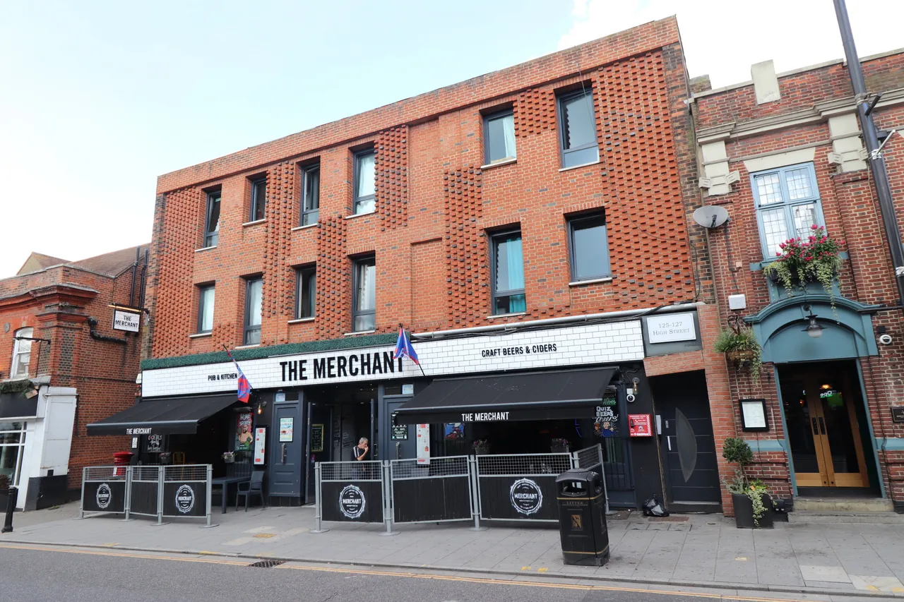1 bed flat to rent, High Street, Brentwood, CM14