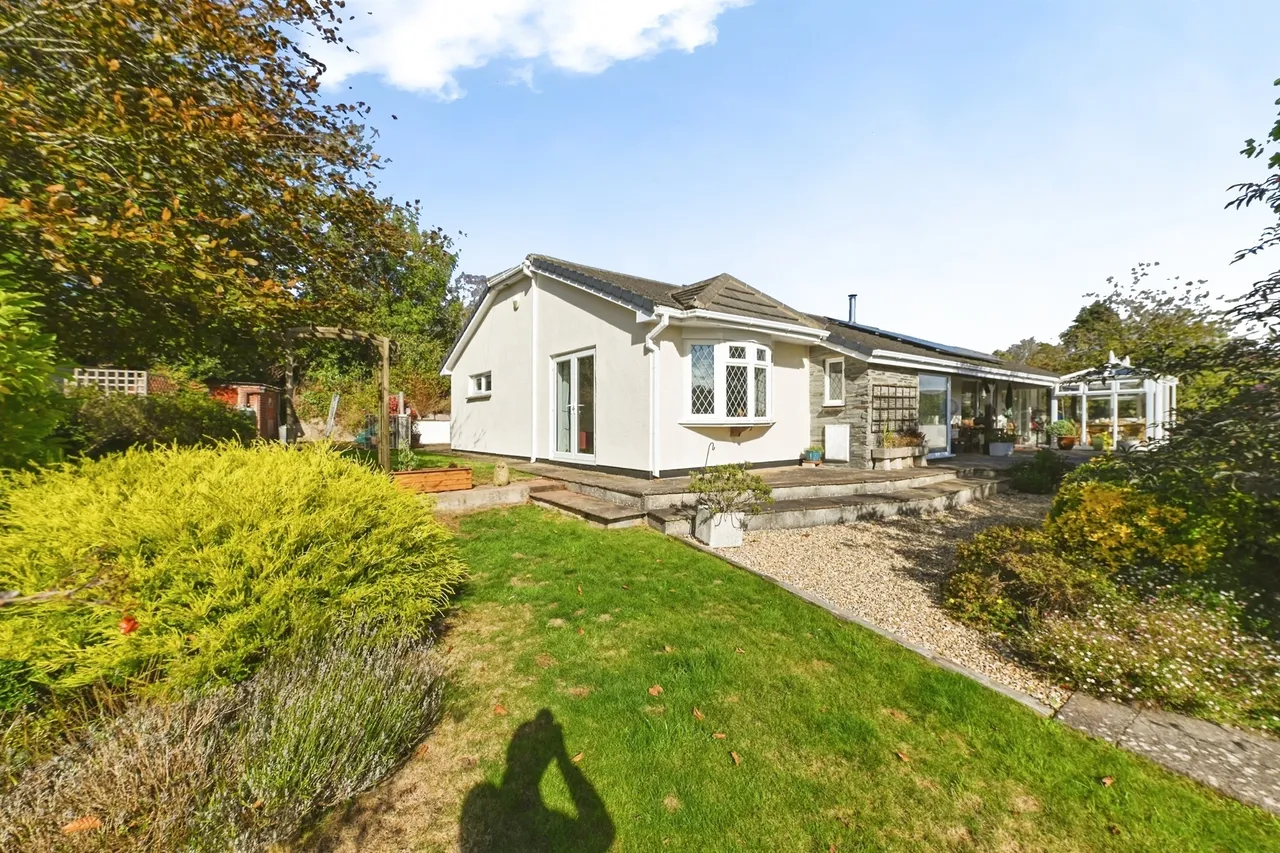 4 bed house for sale, Road Past Trademans Arms, Stokenham, TQ7