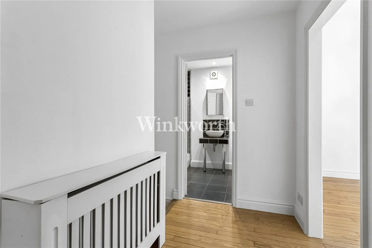 Haslemere Road, London, N21, photo 13