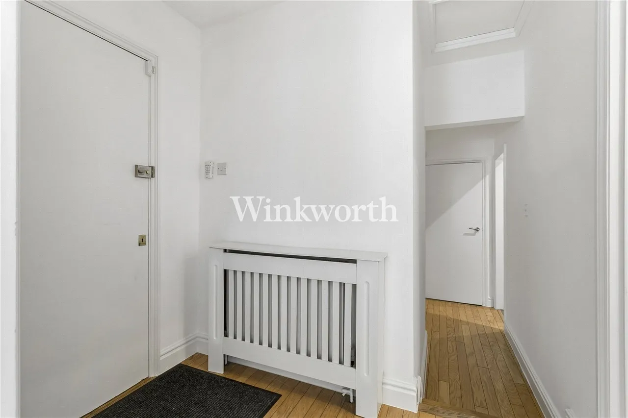 Haslemere Road, London, N21, photo 14
