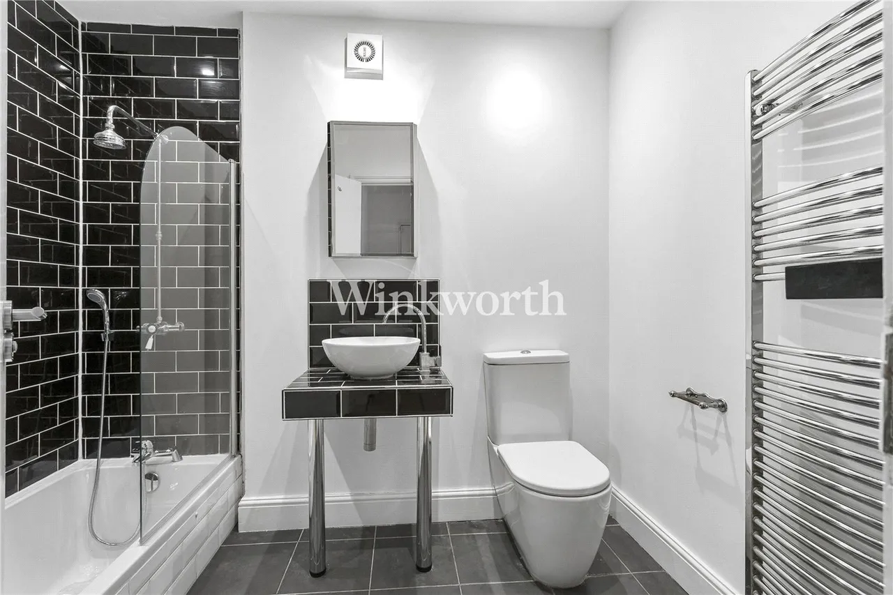 Haslemere Road, London, N21, photo 5