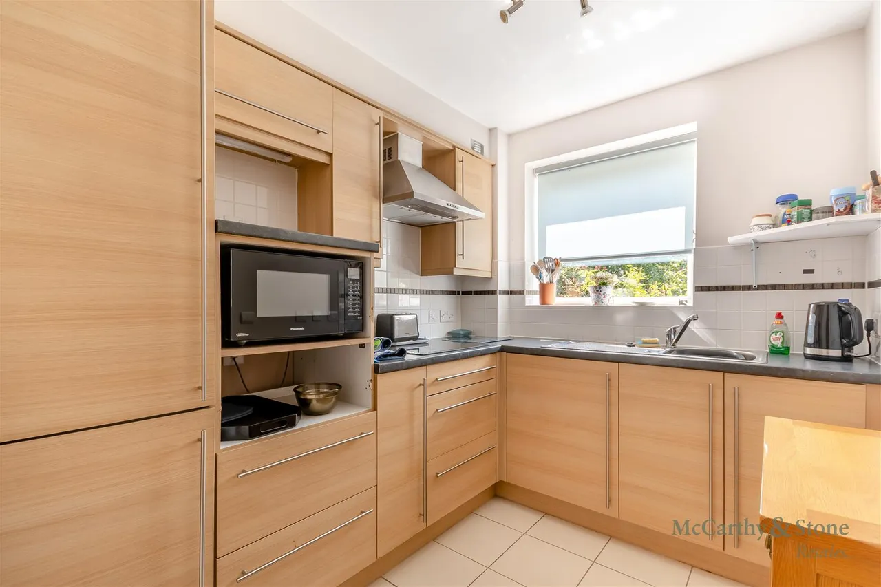 Hanbury Road, Droitwich, WR9, photo 3