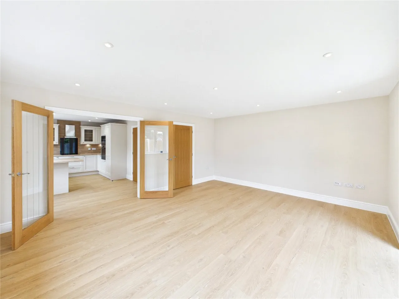 Harwich Road, Little Clacton, CO16, photo 3