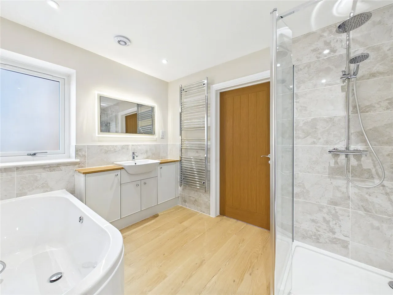 Harwich Road, Little Clacton, CO16, photo 8