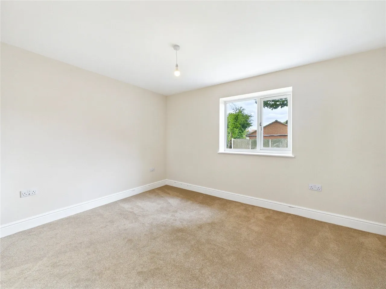Harwich Road, Little Clacton, CO16, photo 13