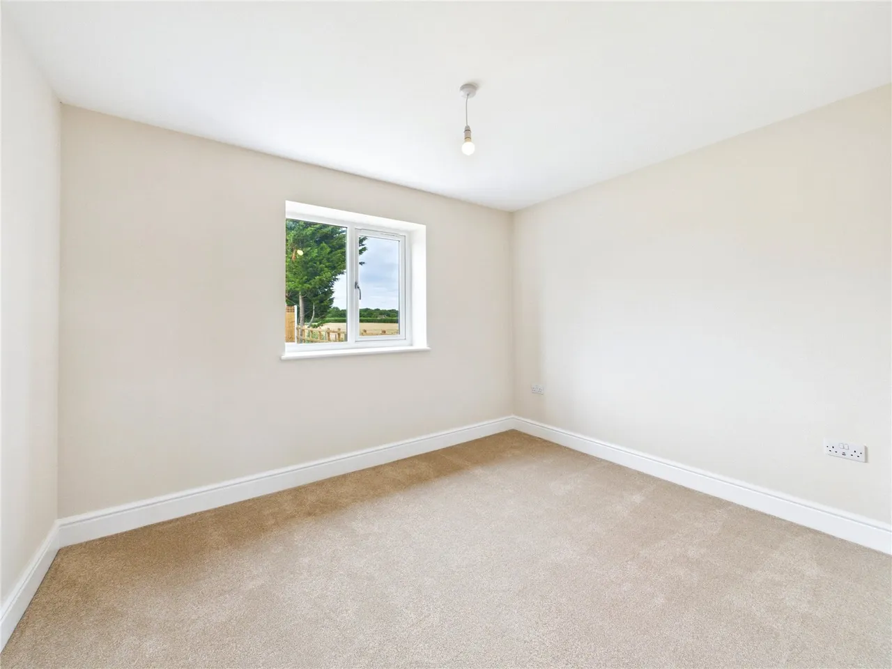 Harwich Road, Little Clacton, CO16, photo 9