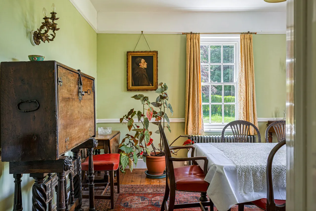 Wanborough Hill, Guildford, GU3, photo 8