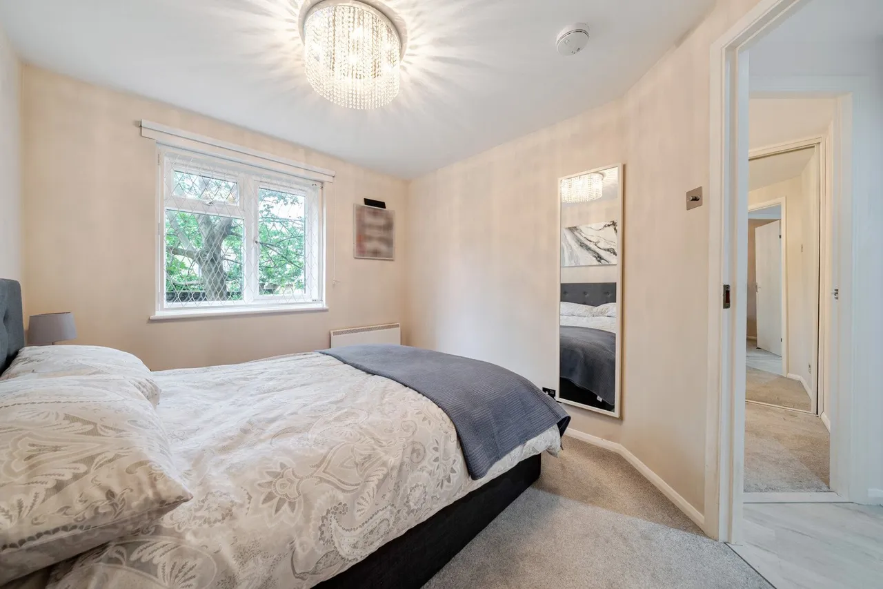 Weald Close, SE16, photo 3