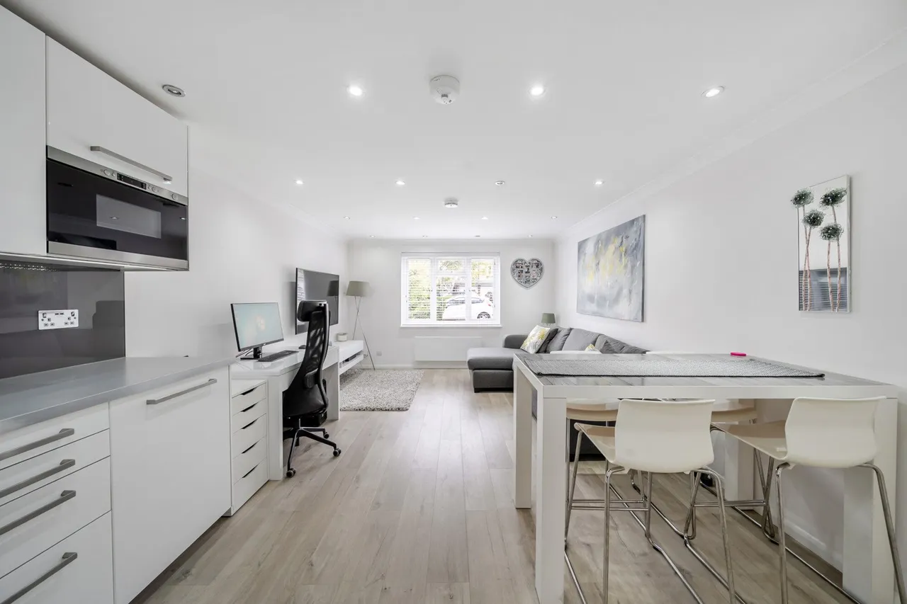 Weald Close, SE16, photo 10