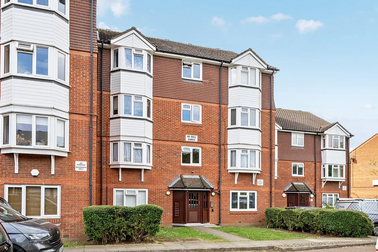 Weald Close, SE16, photo 6