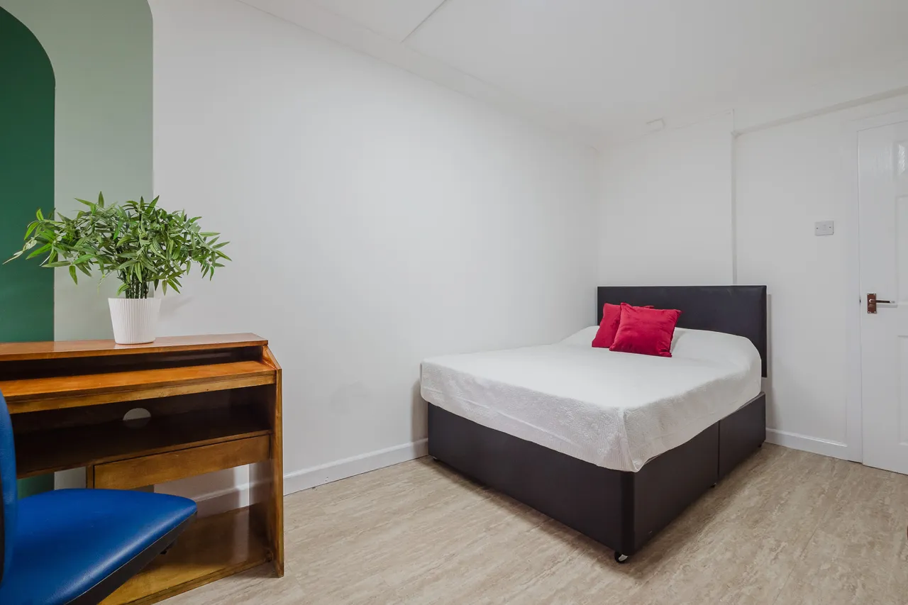 Willow Court, Levenshulme M14, photo 5