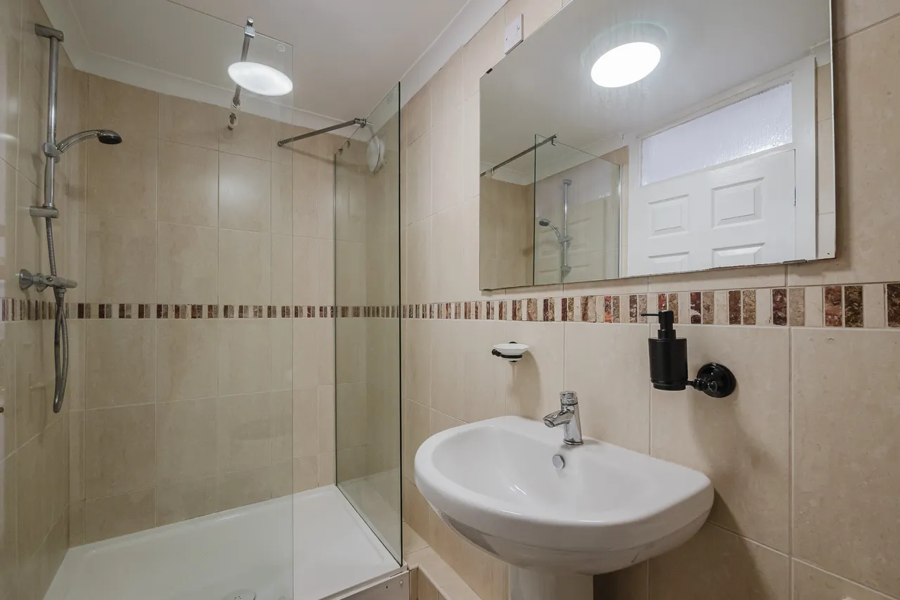 Willow Court, Levenshulme M14, photo 12