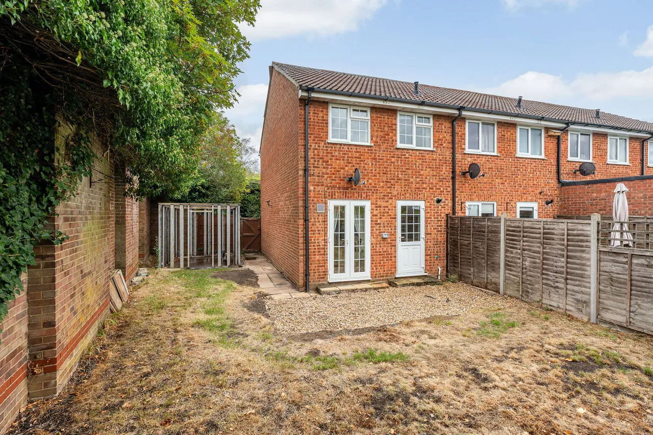 Church Field, Ware, SG12, photo 4